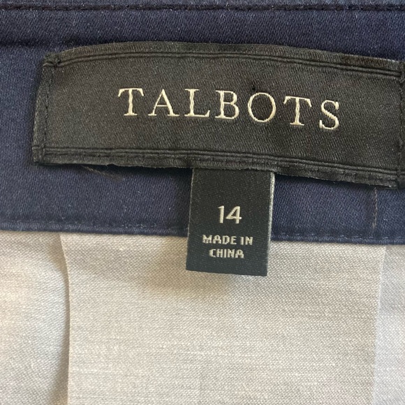 TALBOTS Navy Blue Large Floral Print Pleated Knee Length Skirt Flowers - Picture 3 of 6